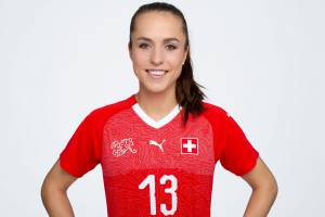 Lia Wälti 13 Swiss Football Team 2018 New
